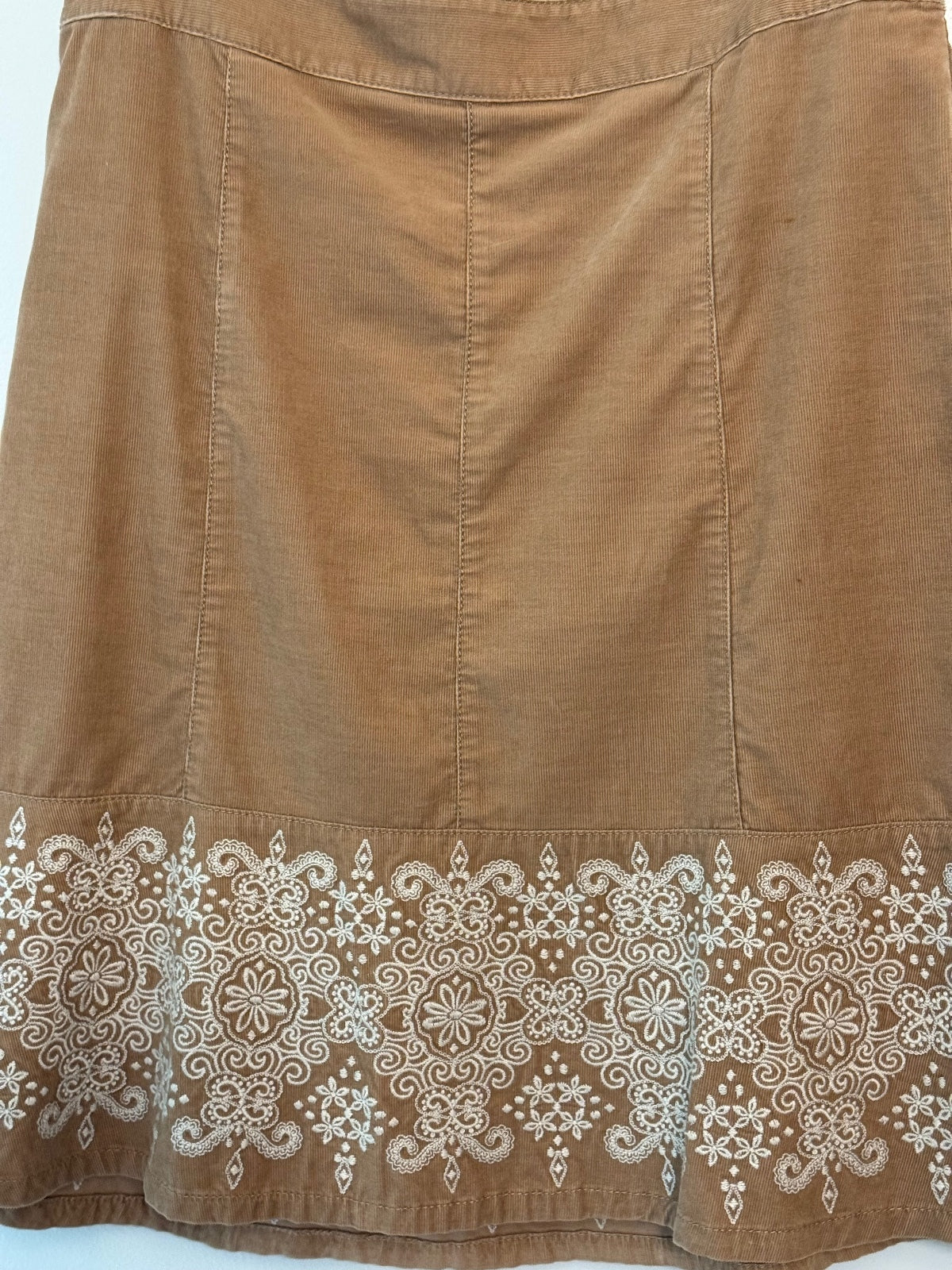 Ann Taylor Size 8  brown Skirt with White Embroidered Hem, preppy, boho, earthy