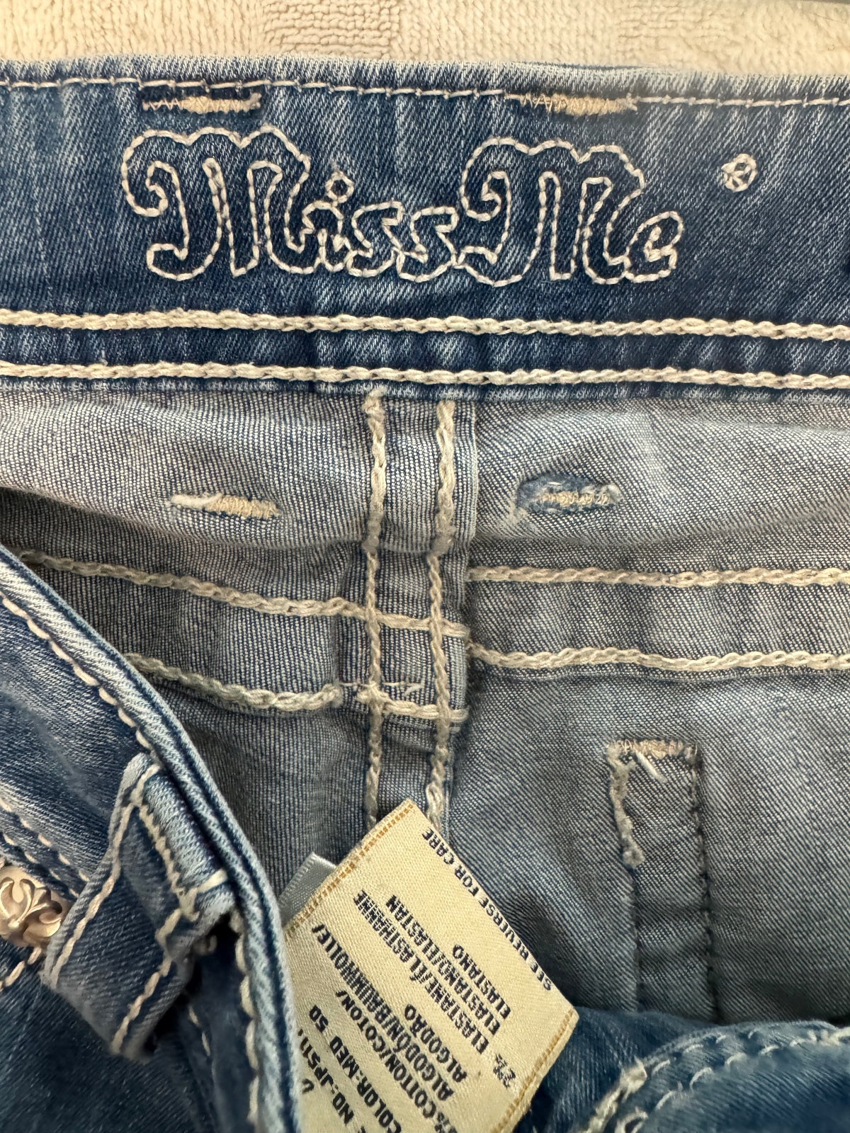 Miss Me Skinny Jeans Medium Wash Size 30
