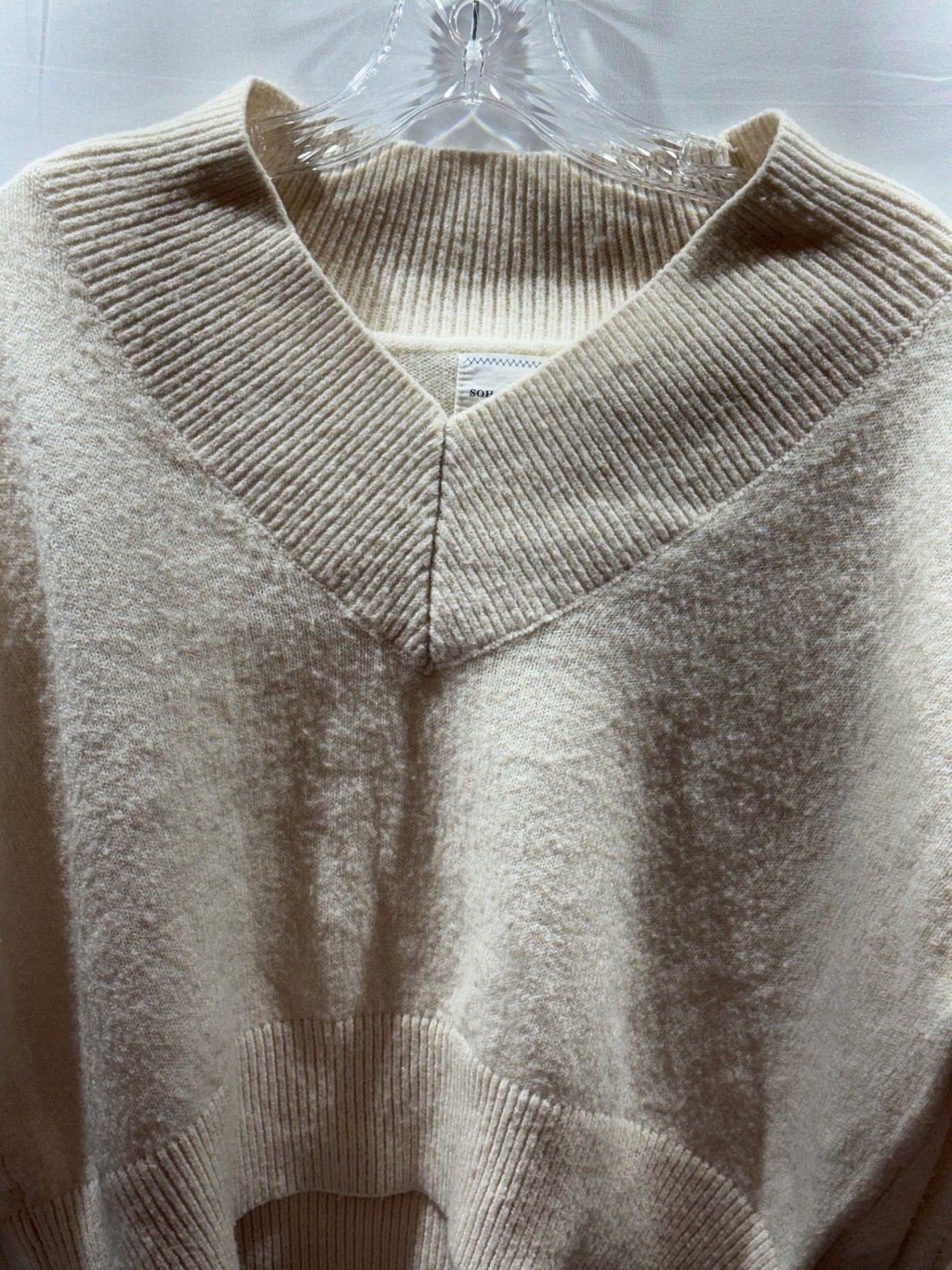 SOHO & STELLA Cream V-Neck Pullover Sweater XS