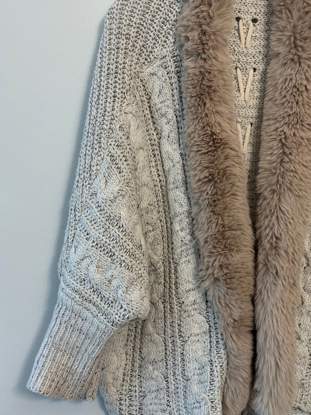 ON BLUE Women’s M Cable Knit Cardigan Faux Fur Collar Lace Up Back Boho Oatmeal