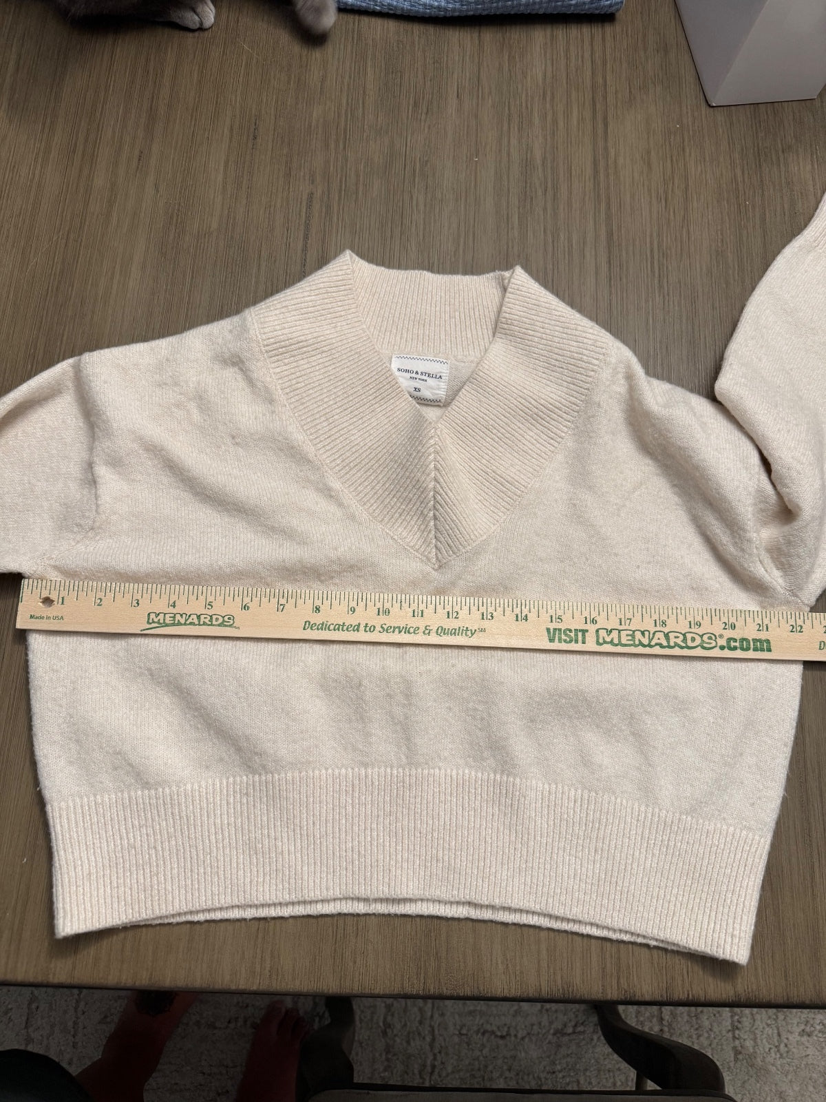 SOHO & STELLA Cream V-Neck Pullover Sweater XS
