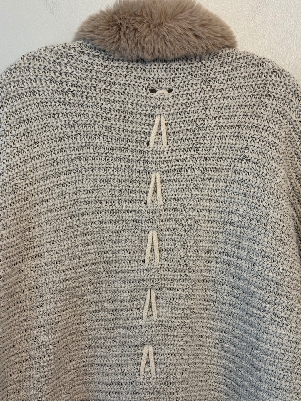 ON BLUE Women’s M Cable Knit Cardigan Faux Fur Collar Lace Up Back Boho Oatmeal