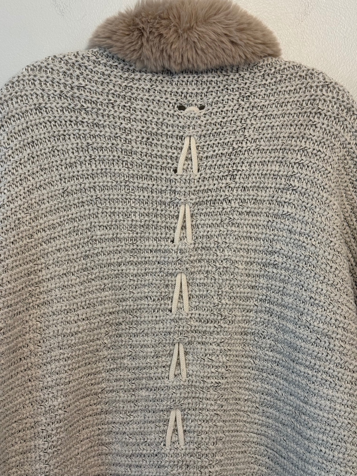 ON BLUE Women’s M Cable Knit Cardigan Faux Fur Collar Lace Up Back Boho Oatmeal