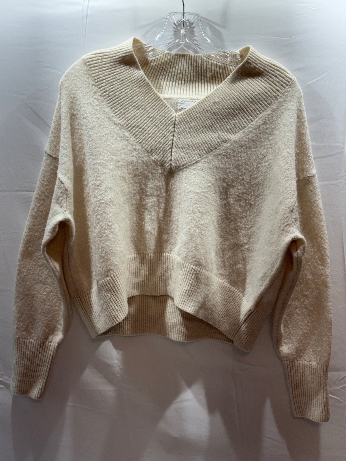 SOHO & STELLA Cream V-Neck Pullover Sweater XS