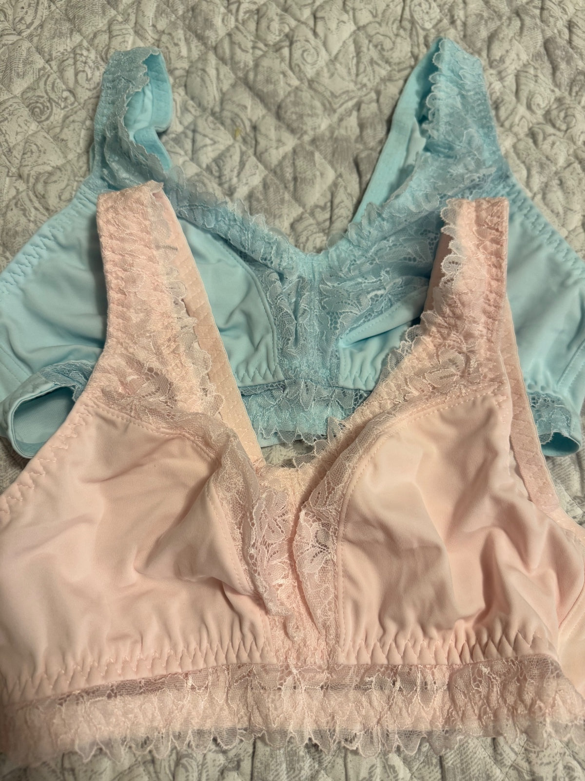 Breezies Set of 2 Lace Soft Support Wirefree Bras Medium, Coquette