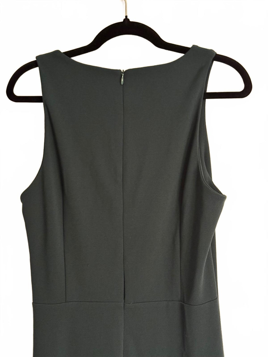 Elegant Sleeveless Dark Green Maxi Dress with Ruffle Detail